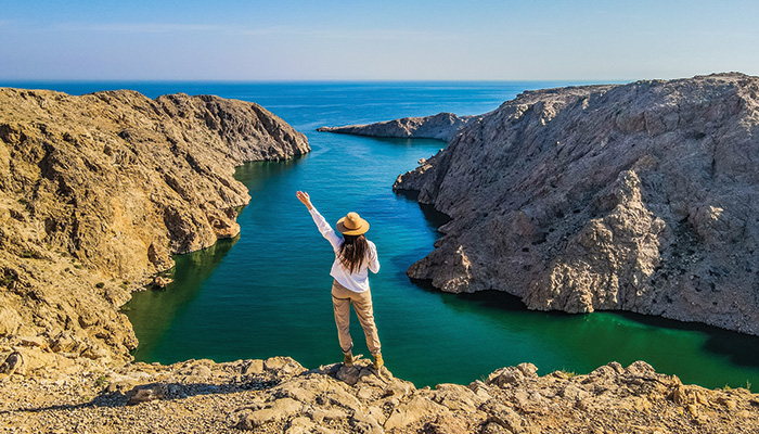 The Ultimate Oman Travel Guide: Mountains, Deserts, Beaches & Culture
