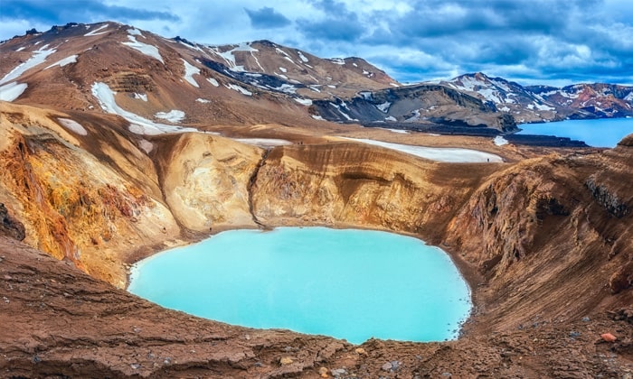 Oskjuvatn lake in Askja caldera