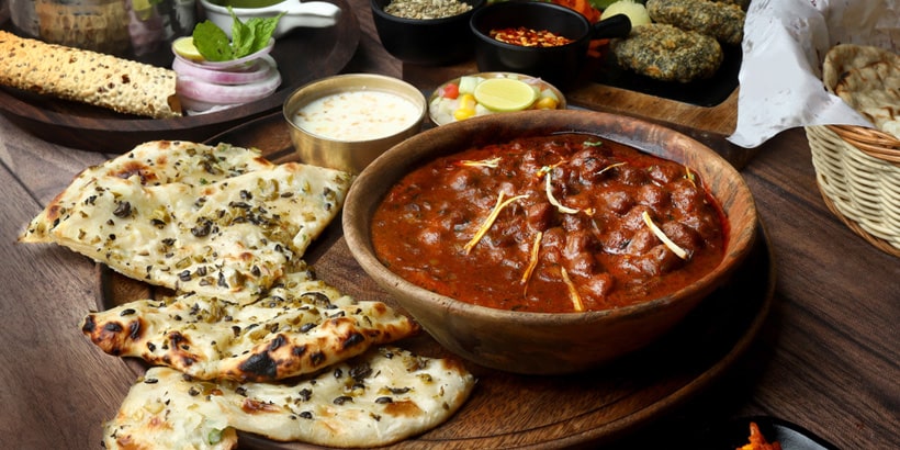 The Indian traditional food Chhole Kulchha