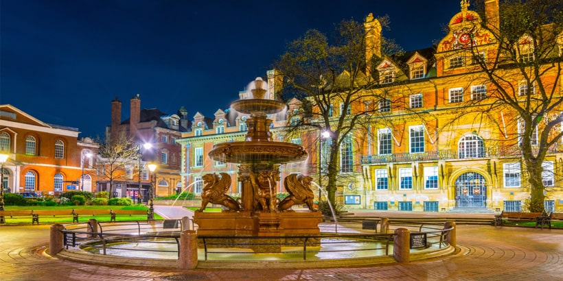 night view town hall leicester england