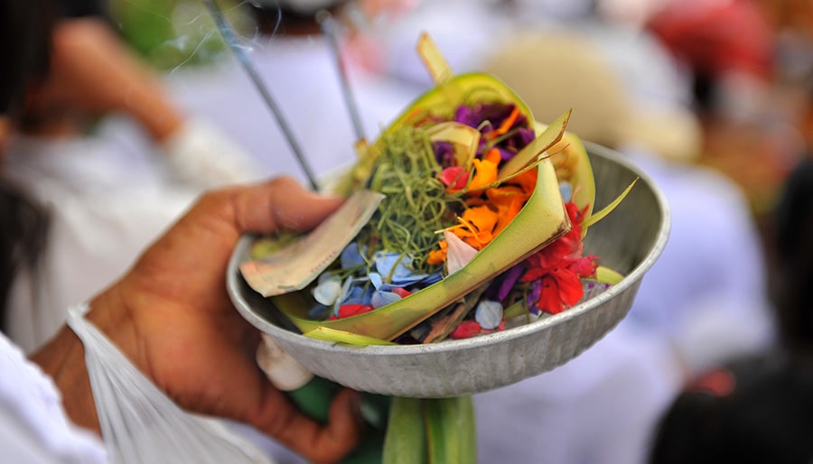 Canang-Sari-A-Religious-Balinese-Offering-Best-Travel-Companies-Brightsun-UK