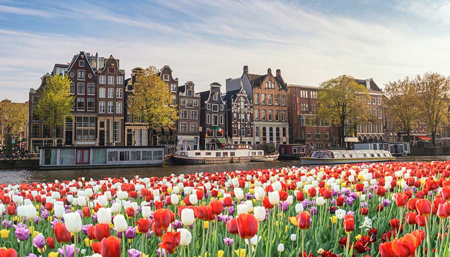 Visiting-Amsterdam-in-spring-makes-for-a-wonderful-getaway-Class-Flight-Tickets-Brightsun-UK